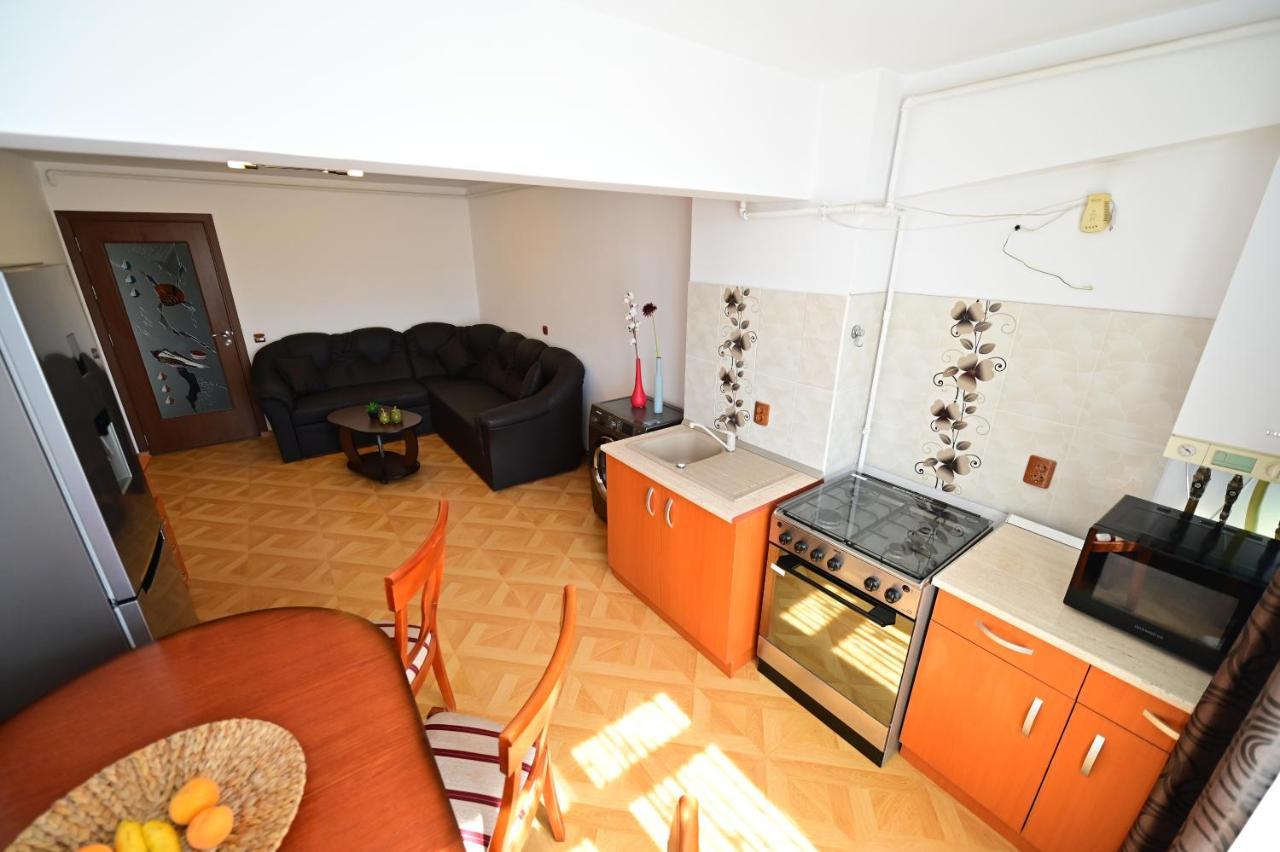 Vacation Apartment With Free Parking Sibiu Exterior photo