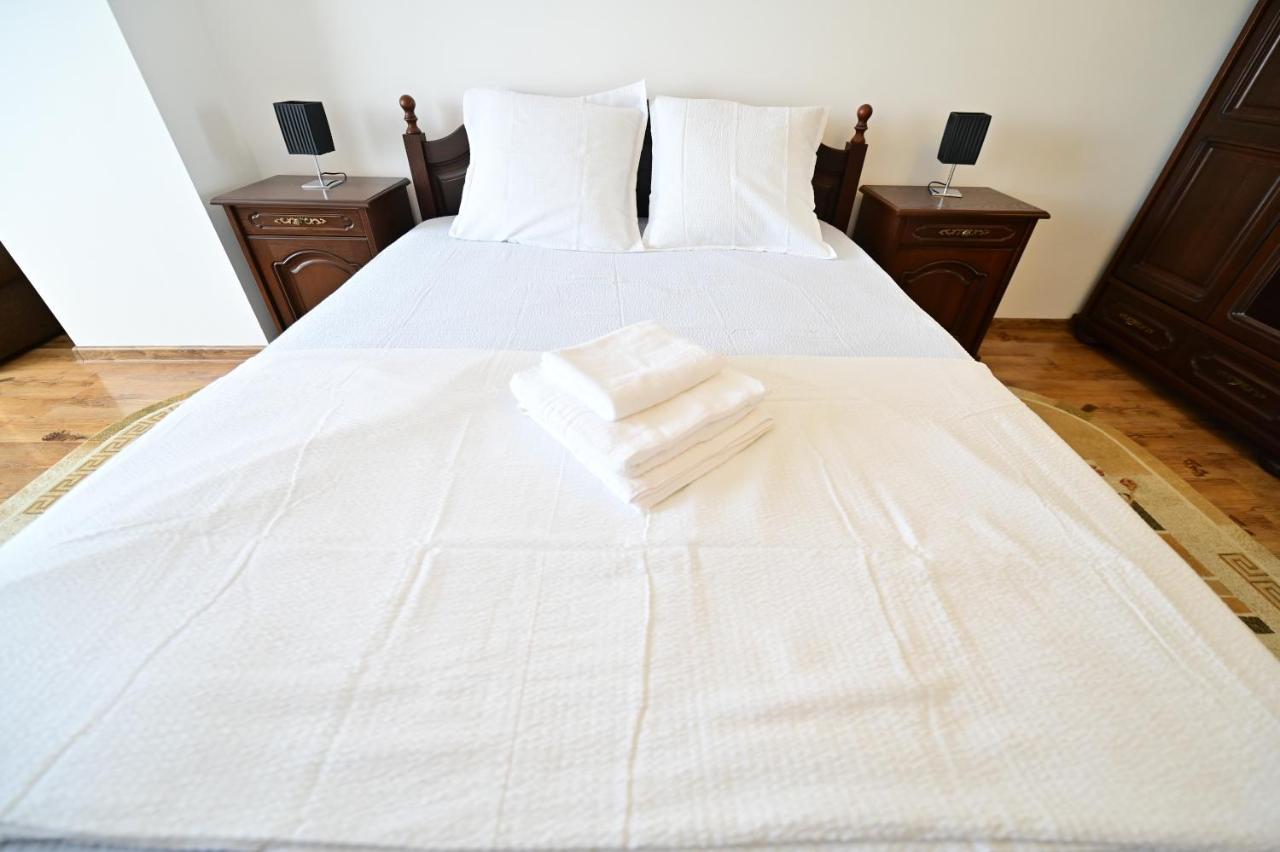 Vacation Apartment With Free Parking Sibiu Exterior photo